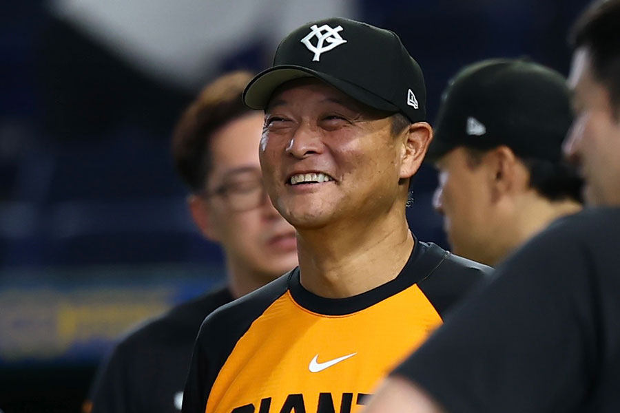 巨人・橋上秀樹監督代行【写真：加治屋友輝】