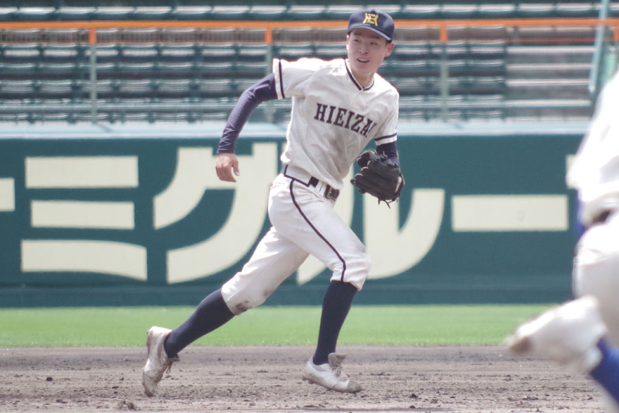 春の軟式交流試合に西日本チームの一員として出場した【写真:喜岡桜】
