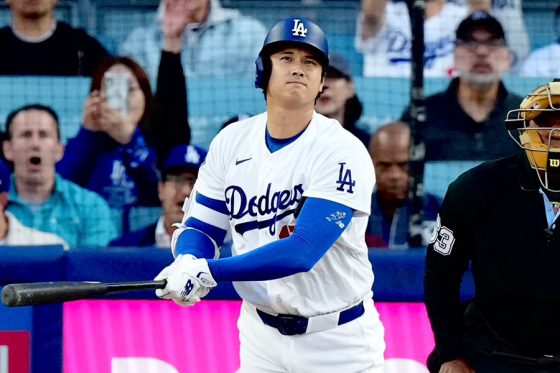 大谷翔平、2戦連発の豪快10号　カーショーも立ち上がり拍手…6年連続で2桁HR、本拠地大興奮
