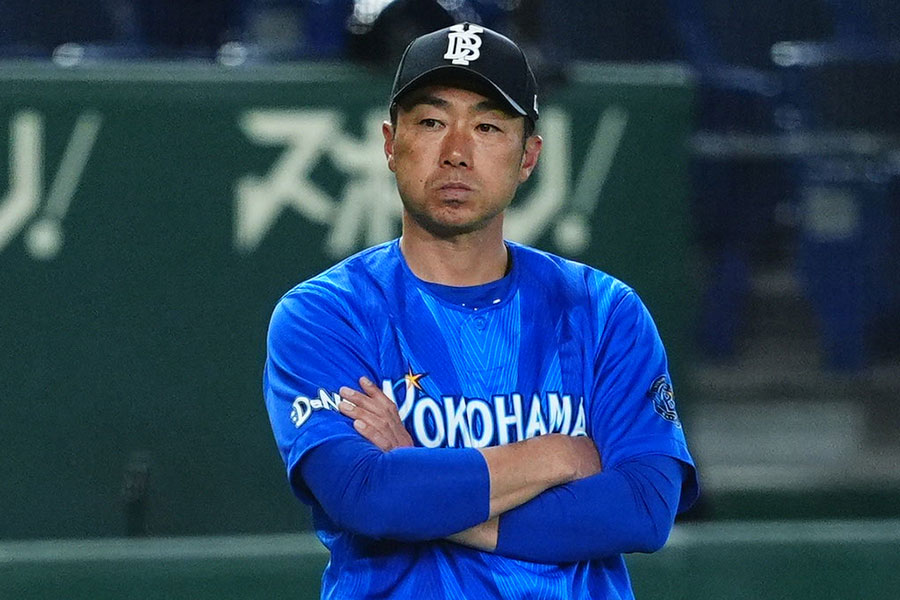 DeNA・相川亮二監督【写真：小林靖】