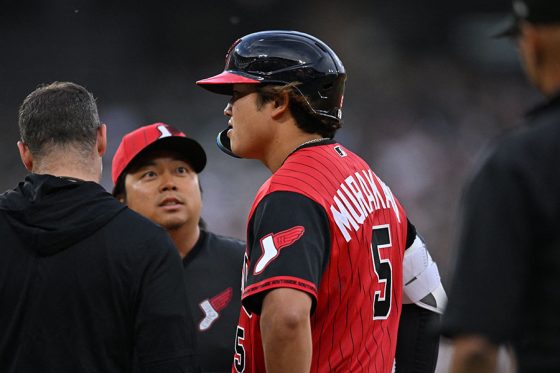 村上宗隆は数週間の離脱へ　右足負傷で途中交代→サヨナラ勝利も指揮官沈痛、20HRはア1位