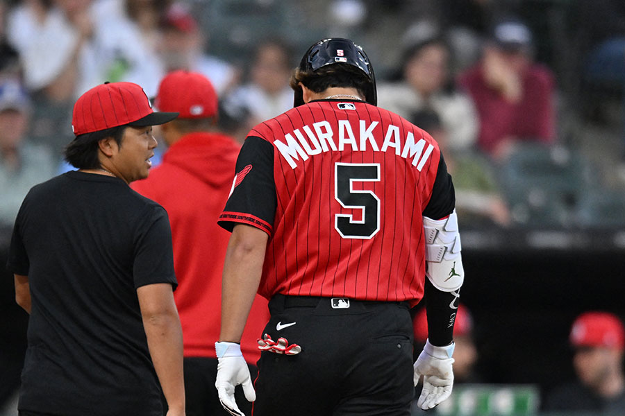タイガース戦の3回に途中交代したホワイトソックス・村上宗隆【写真：ロイター】