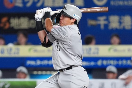 ロッテ安田尚憲、3年ぶりの一発　ZOZOマリン大歓声