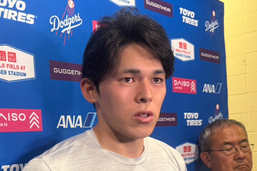 試合後、取材に応じたドジャース・佐々木朗希【写真:上野明洸】