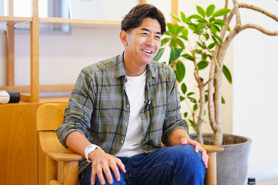 西武やロッテなどで活躍したGG佐藤氏【写真：荒川祐史】