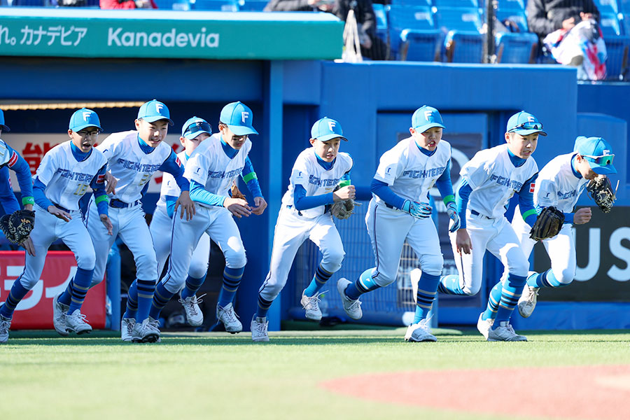 昨年大会に出場した日本ハムジュニアナイン【写真：加治屋友輝】