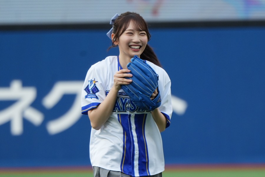 始球式に登場した日向坂46の藤嶌果歩さん【写真:町田利衣】