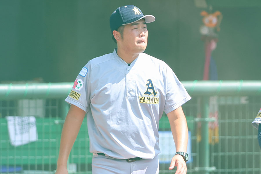 青森山田リトルシニア・中條純監督【写真：加治屋友輝】
