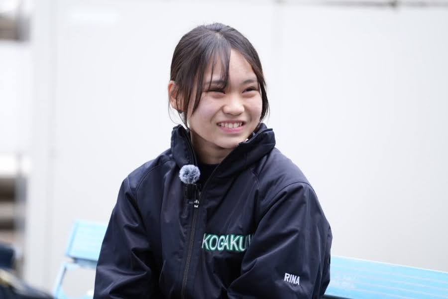 インタビューに応じる工学院大付野球部マネジャーの武藤里奈さん【写真：岡部直樹】