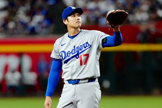 大谷翔平、好投中も“気になる仕草”　米識者の懸念…中継映像でチラ「何かを…」