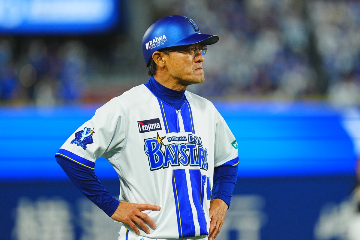 DeNAの河田雄祐1軍外野守備走塁戦術・育成兼ベースコーチ【写真：荒川祐史】