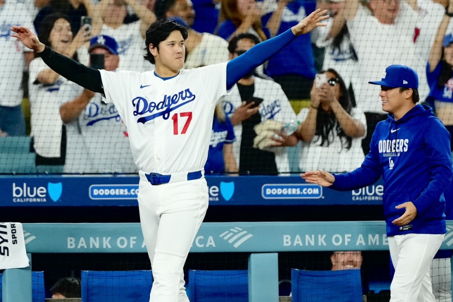 サヨナラ勝利を喜ぶドジャース・大谷翔平【写真：黒澤崇】