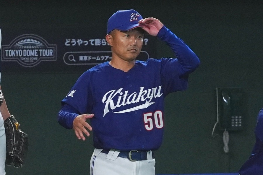 北九州市立大・山本浩二監督【写真：小林靖】
