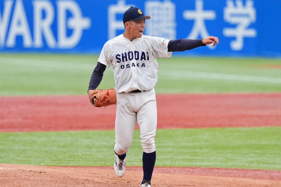 東日本国際大戦に先発した大商大・星野世那【写真：小林靖】