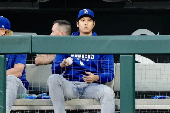 大谷翔平、14日にも打線復帰へ　ロバーツ監督が示唆…気になる左膝の状態は？