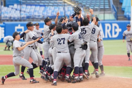 関大、54年ぶり3度目の日本一　プロ注目左腕・米沢が5回無失点の好投…慶大下して悲願達成