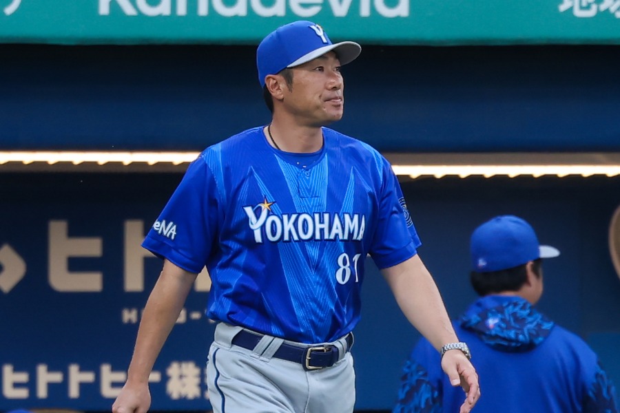 DeNA・相川亮二監督【写真:加治屋友輝】