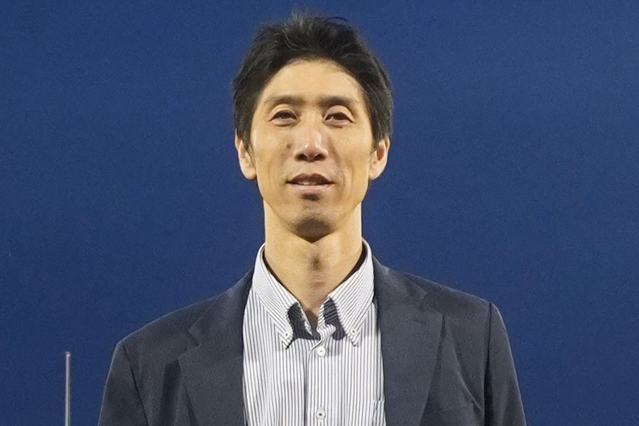 「守谷リトルシニア」で指導する元楽天・井坂亮平氏【写真：尾辻剛】
