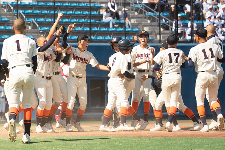 全日本少年軟式野球東京都大会で優勝を収めた上一色中【写真：磯田健太郎】