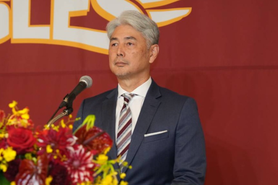楽天の新監督に就任した吉井理人氏【写真：井上学】