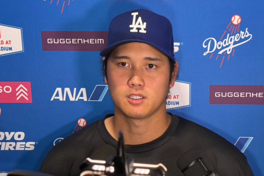 試合後、取材に応じるドジャース・大谷翔平【写真:上野明洸】