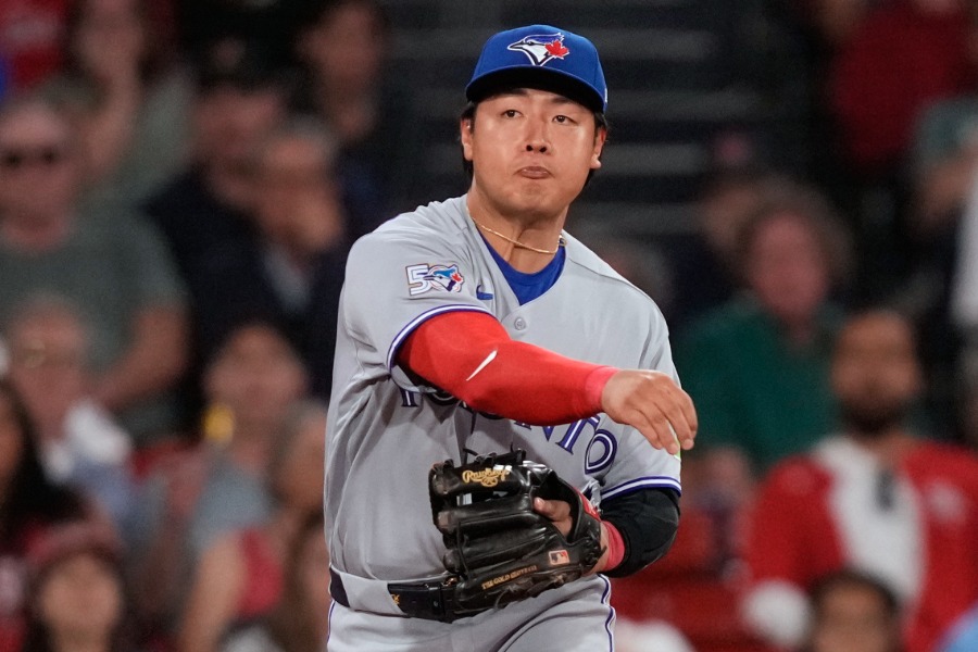 レッドソックス戦に出場したブルージェイズ・岡本和真【写真:アフロ】