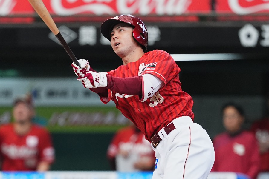 楽天・佐藤直樹【写真：小林靖】