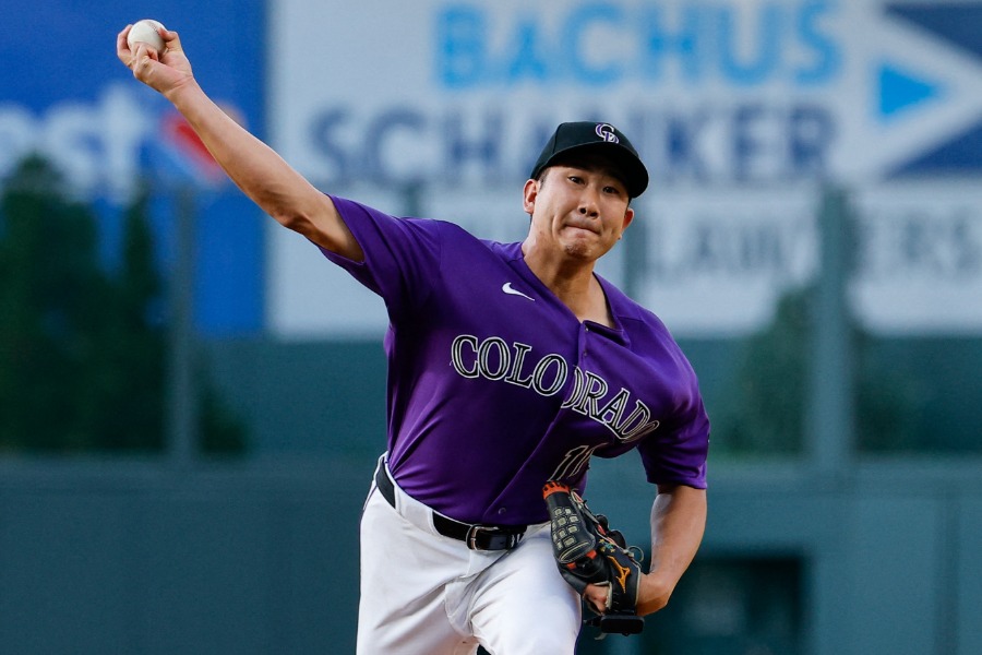 パイレーツ戦に先発したロッキーズ・菅野智之【写真:ロイター】