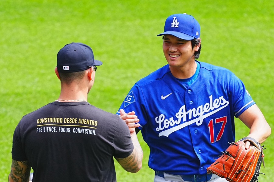 ツインズのアンソニー・バンダ(左)とドジャース・大谷翔平【写真:荒川祐史】