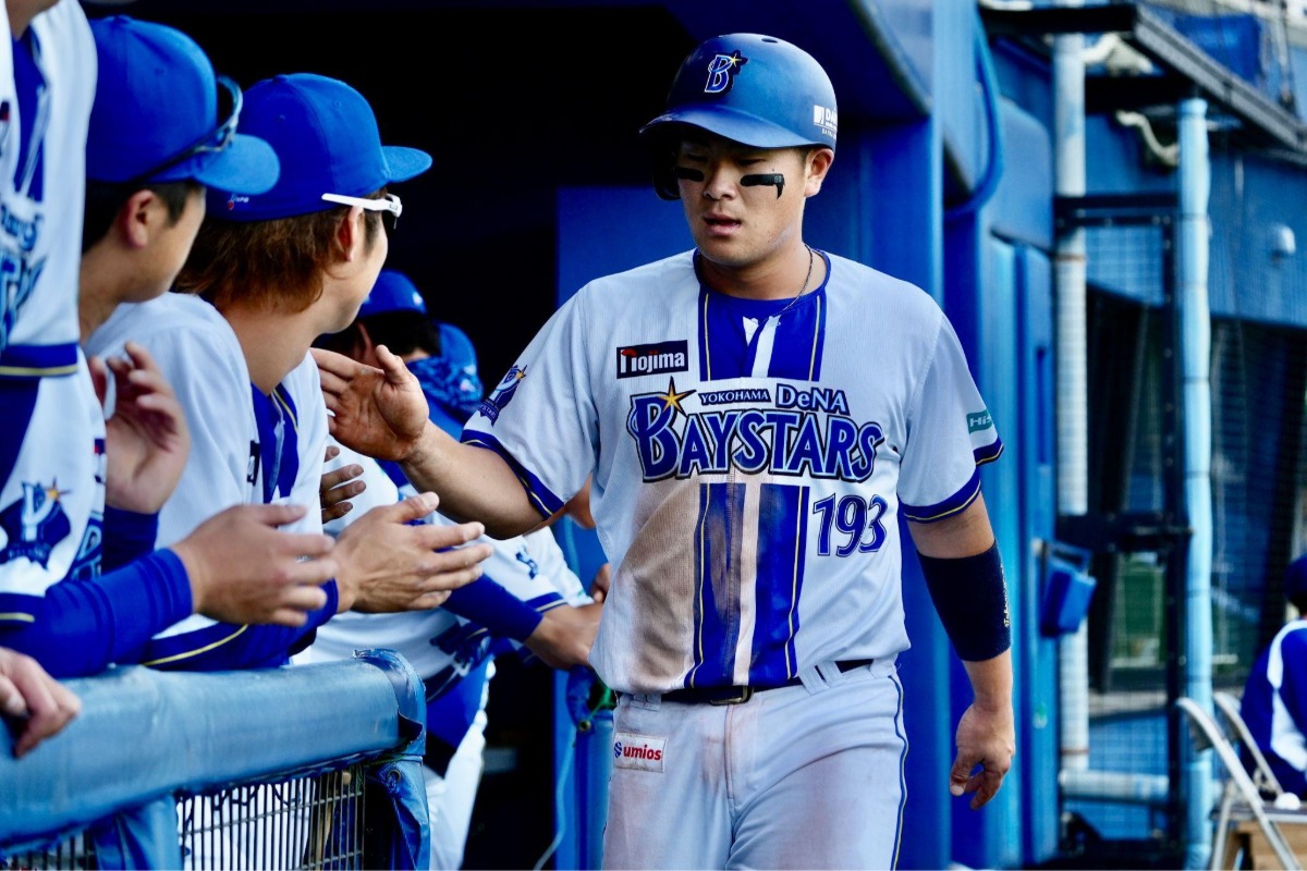 自身の名前にちなんだ背番号でプレーする高見澤【写真：町田利衣】