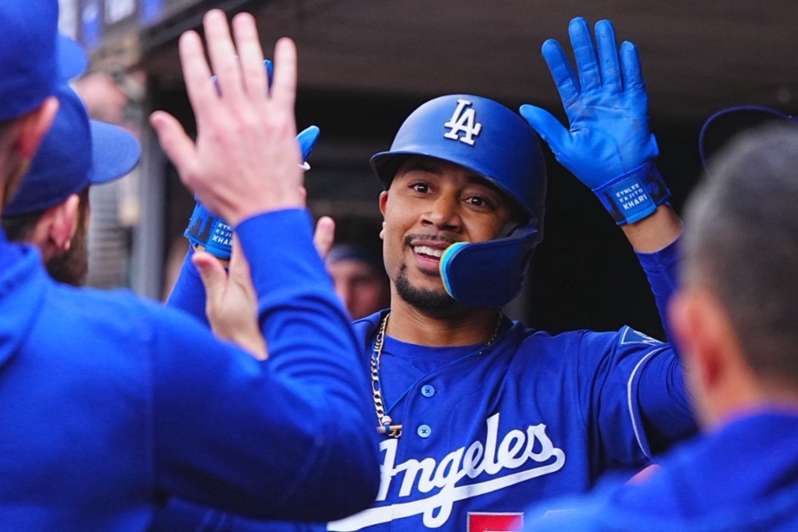 MLB通算300号を達成したドジャースのムーキー・ベッツ【写真：荒川祐史】