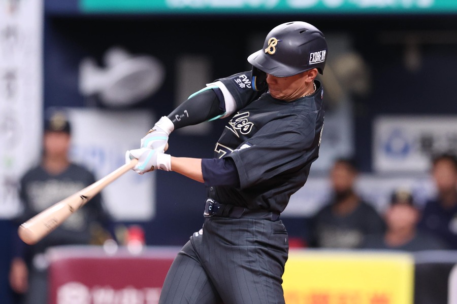 オリックス・西川龍馬【写真：栗木一考】