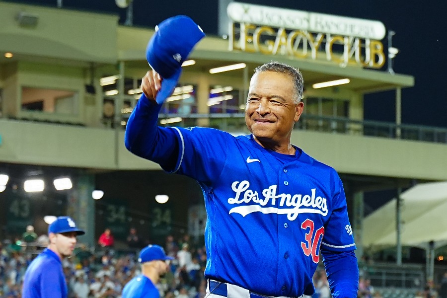 通算1000勝を達成したドジャースのデーブ・ロバーツ監督【写真:荒川祐史】