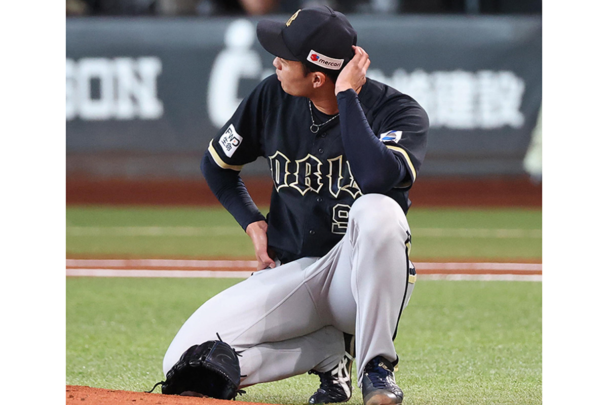 日本ハム戦で4者連続本塁打を浴びた佐藤一磨【写真提供：産経新聞社】