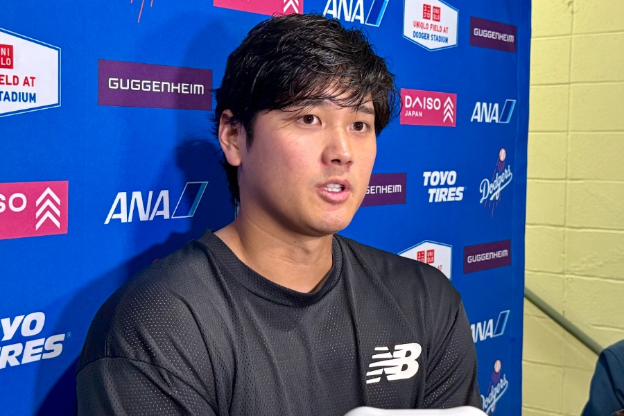 試合後の取材に応じたドジャース・大谷翔平【写真:小谷真弥】
