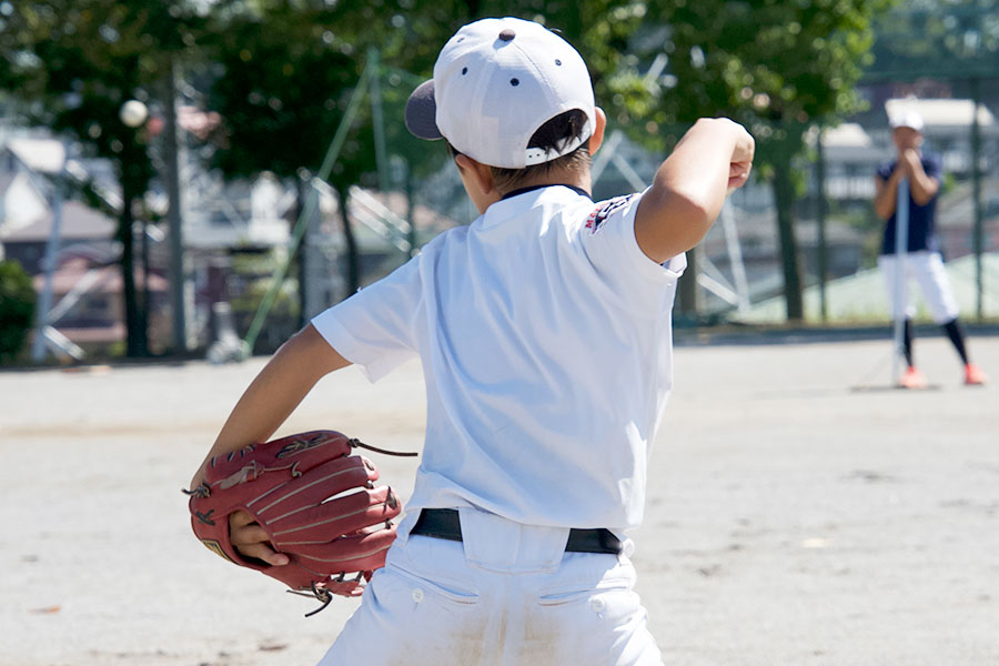 低学年から球速アップできる肩周りのドリルとは（写真はイメージ）