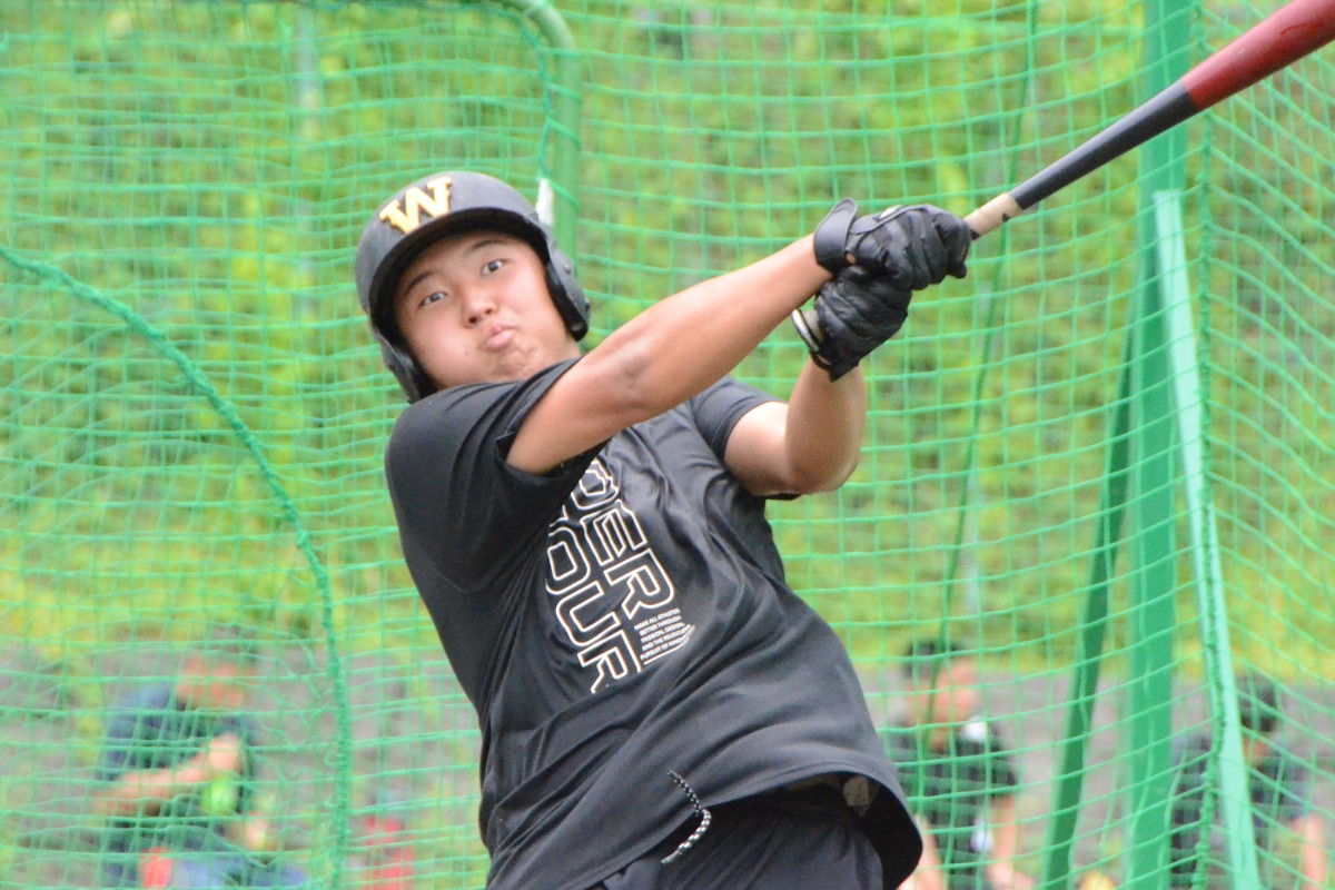 わせがく夢育選手による熱のこもった打撃練習の様子【写真：河野正】