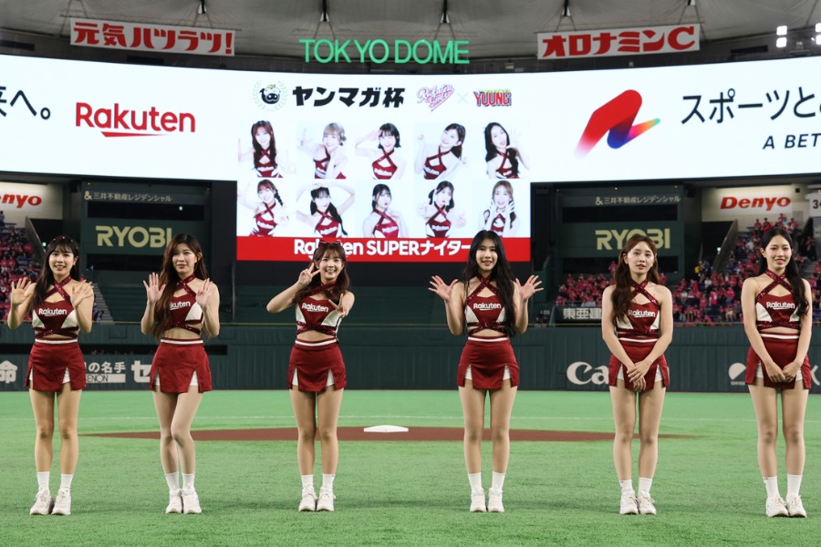 「Rakuten Girls」の（左から）高橋佳帆さん、インルーさん、シャオシャオさん、キラさん、ロートンさん、ウィニーさん 【写真提供：(C)Rakuten Eagles】