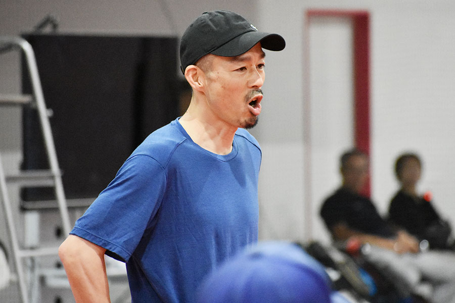 フィジカル指導担当の阿部勝彦さん【写真：高橋幸司】