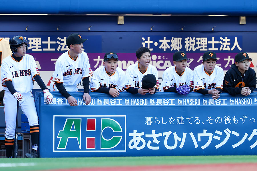 昨年大会に出場した巨人ジュニアナイン【写真：加治屋友輝】