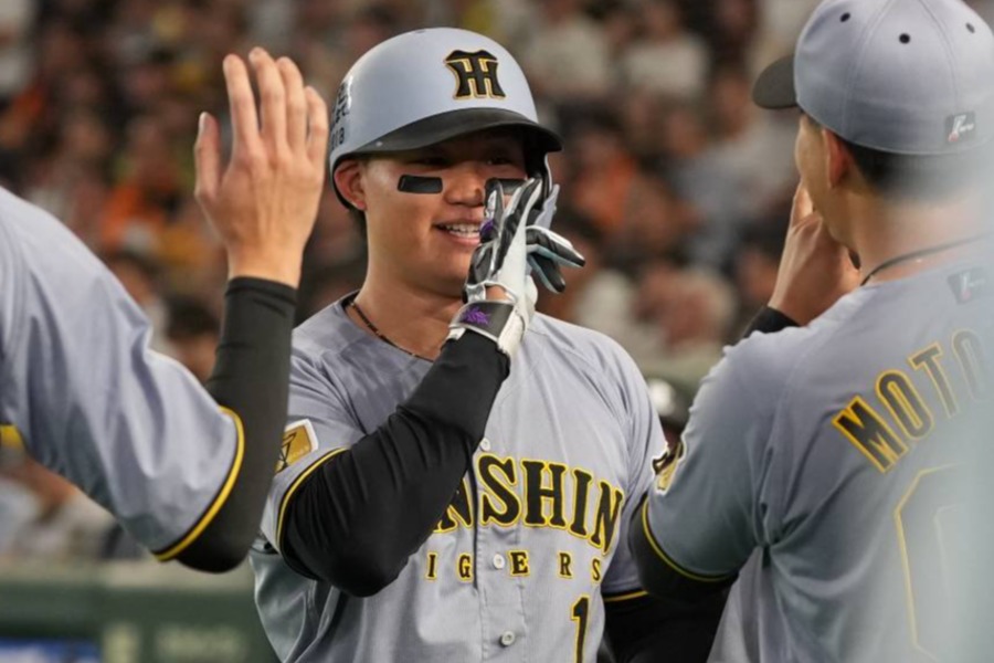巨人戦で本塁打を放った阪神・森下翔太【写真：井上学】