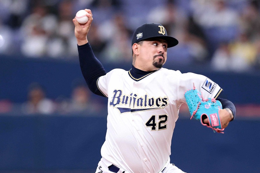オリックスのアンドレス・マチャドからも日本の情報を集めていた【写真：栗木一考】