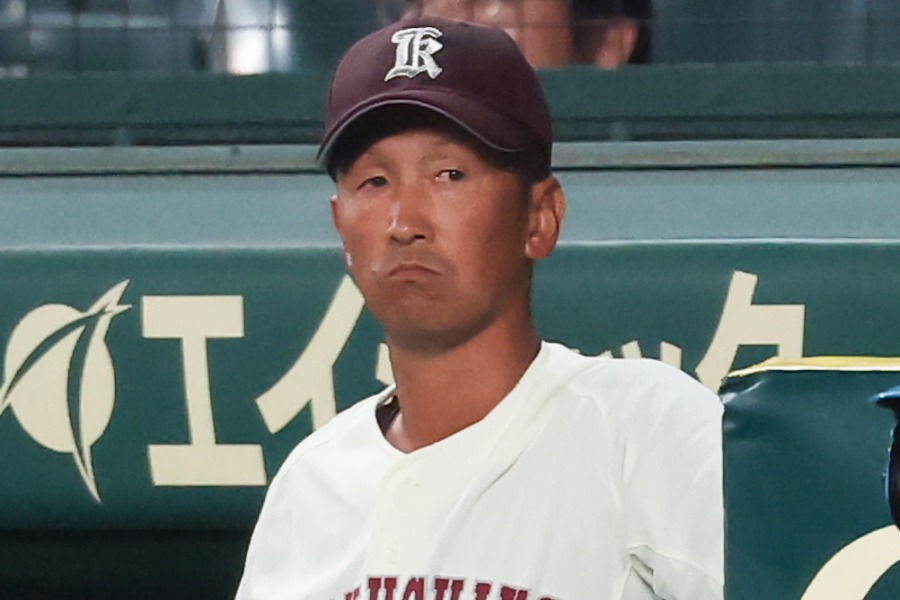 旭川志峯・山本博幸監督【写真:加治屋友輝】
