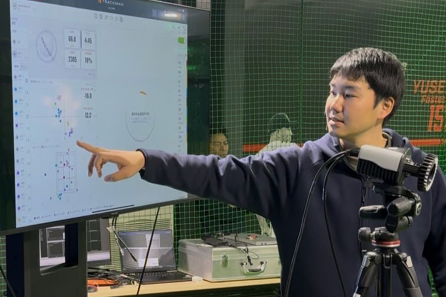 King of the Hillでピッチングコーチを務める河内山拓樹さん【写真:本人提供】