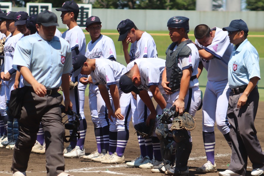 平塚学園に敗れた横浜創学館ナイン【写真：大利実】