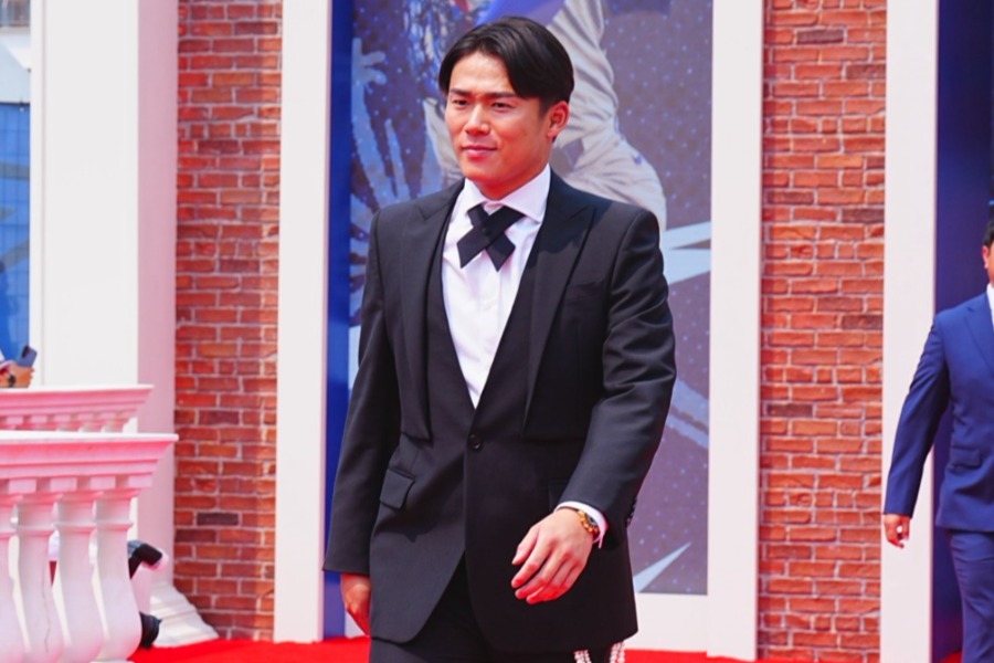 レッドカーペットショーに登場したドジャース・山本由伸【写真:荒川祐史】