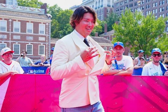 村上宗隆の“コーデ”に賛否「よりによってなぜ」「いつも上質」…　米ファンが指摘した一品