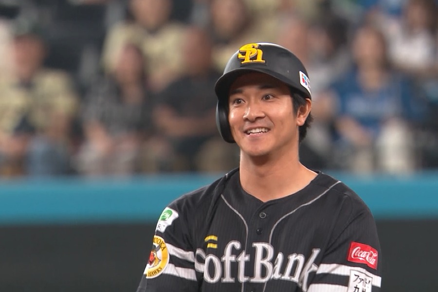 日本ハム戦で勝ち越し打を放ったソフトバンク・柳町達【画像：パーソル パ・リーグTV】