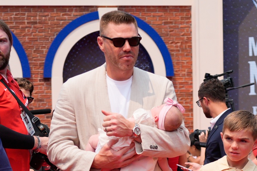 レッドカーペットに登場したドジャースのフレディ・フリーマン【写真：アフロ】