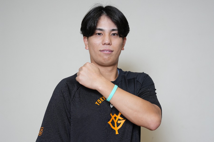インタビューに応じた巨人・門脇誠【写真:井上学】